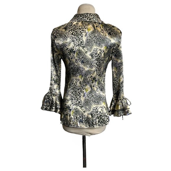 Essentials by Milano animal print pleated button blouse size Small - Picture 3 of 10